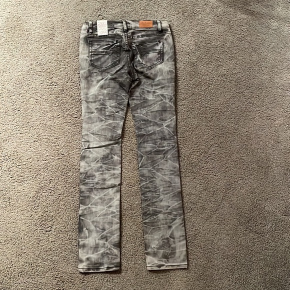 Jeans - Picture 2 of 8